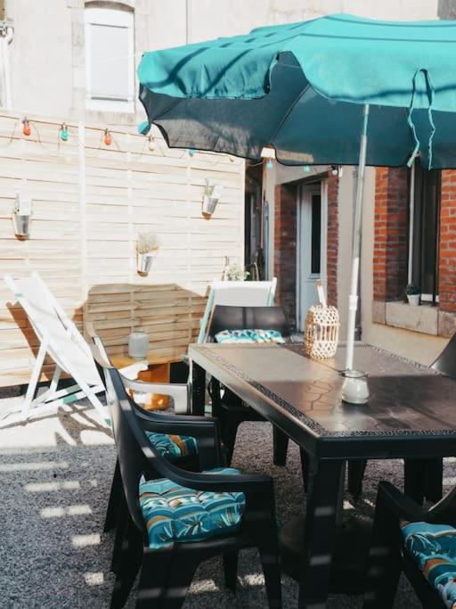 Appartement Avec Patio Saint Anne-dʼAuray Zewnętrze zdjęcie