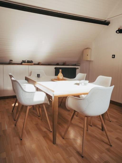 Appartement Avec Patio Saint Anne-dʼAuray Zewnętrze zdjęcie